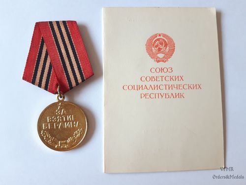 Medalla de la toma de Berlin con documento